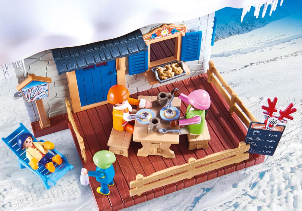 Playmobil Family Fun 9280 pas cher Chalet avec skieurs