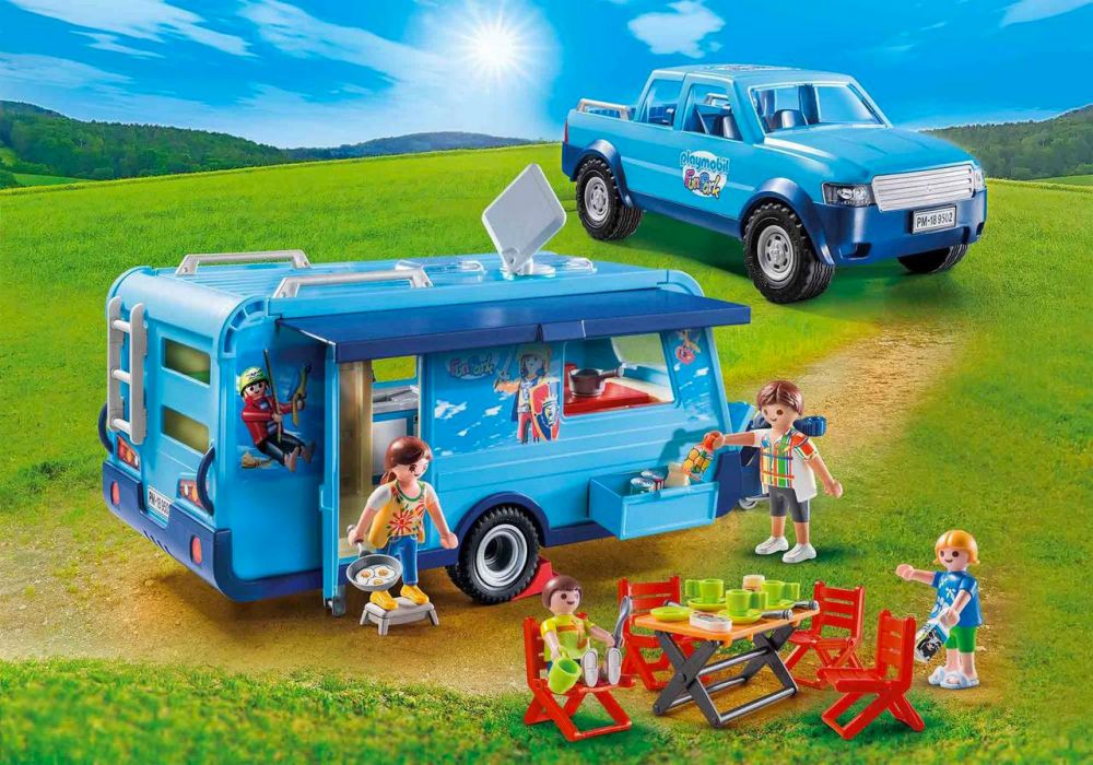 Playmobil Family Fun 9502 pas cher, Famille avec voiture et caravane